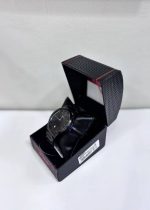 Titan Men's Timeless Style Watch: Refined Black Dial and Metal Strap - Image 2