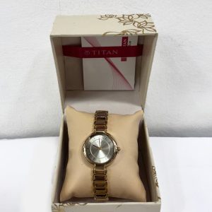 Titan Raga Viva Dial Women Gold Analog Watch With Metal Strap
