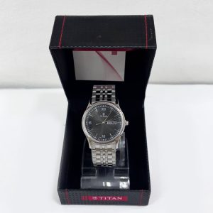 Titan Karishma Black Dial Analog with Day and Date Stainless Steel Strap watch for Men