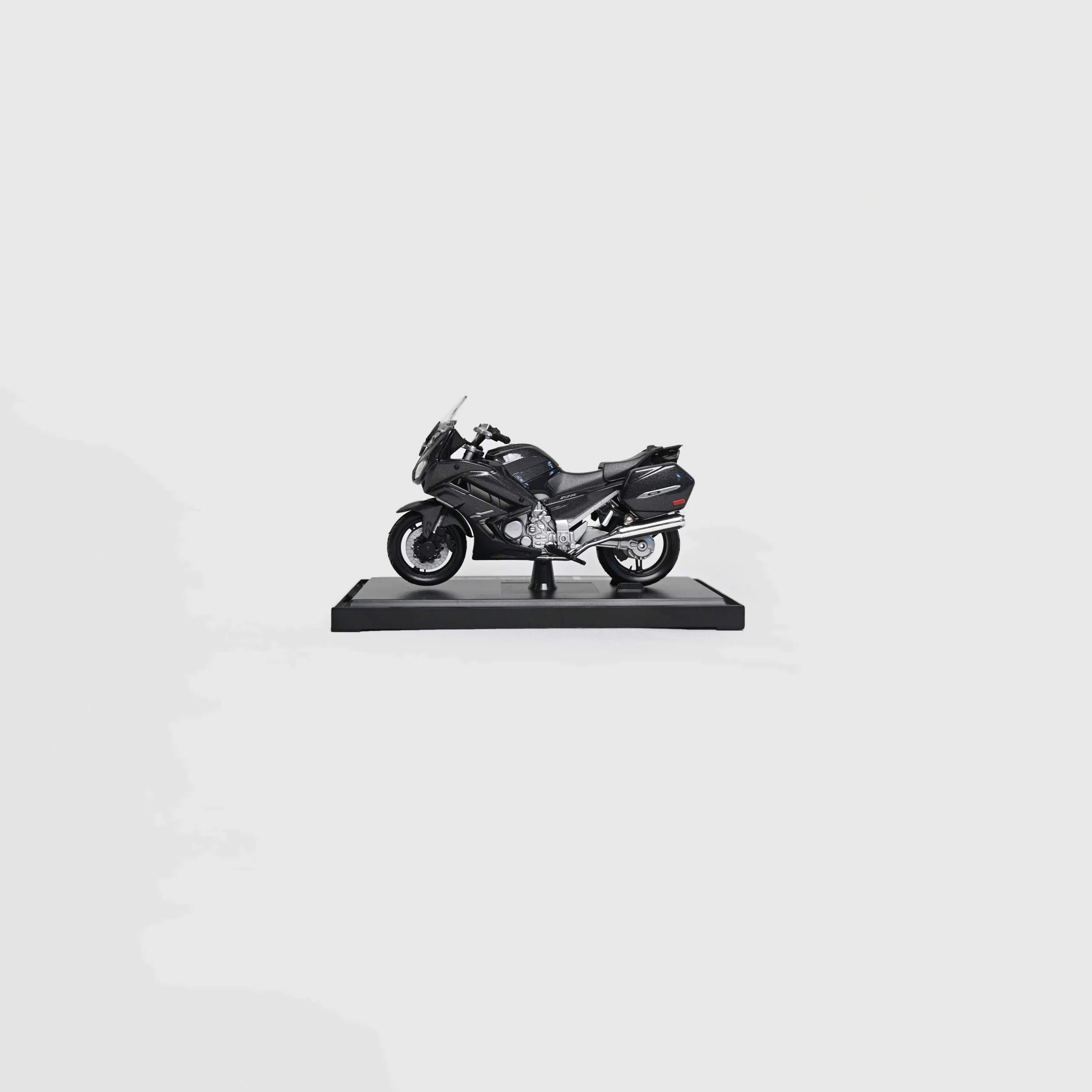 EXL_6439-new Yamaha FJR 1300 AS Black 1:18 Bburago diecast scale model bike - licensed - Image 1
