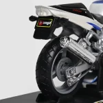 Bburago Suzuki GSX-R1000 R, 1:18 Scale Die-Cast Motorcycle Model, Blue/White, 11 cm Length - Image 2
