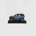 Land Rover Defender 110 1:24 diecast Scale Model car - Image 3